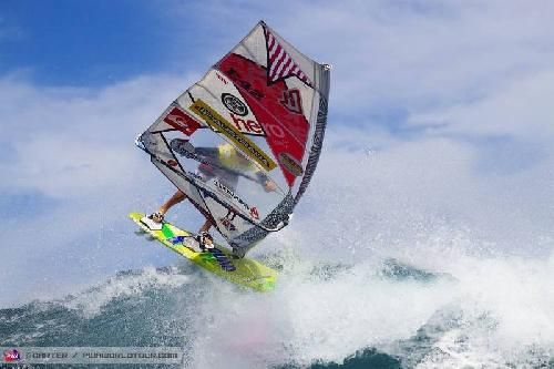 Victor Fernandez    PWA Wave World Tour