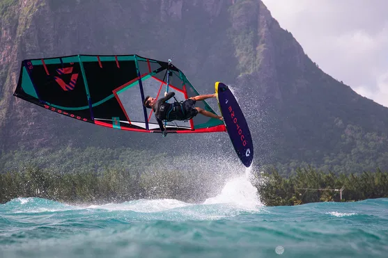 DUOTONE ����� Idol LTD 5.2 (14230-1206) 24 (C10:black/pistaccio)-